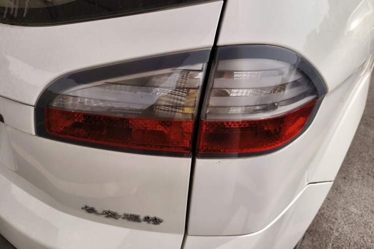 Used Ford S-MAX 2008 2.3L 7-Seater Luxury Version Right Rear Taillight
