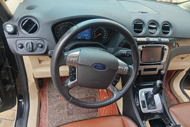 Used Ford S-MAX 2008 2.3L 7-Seater Luxury Version Steering Wheel