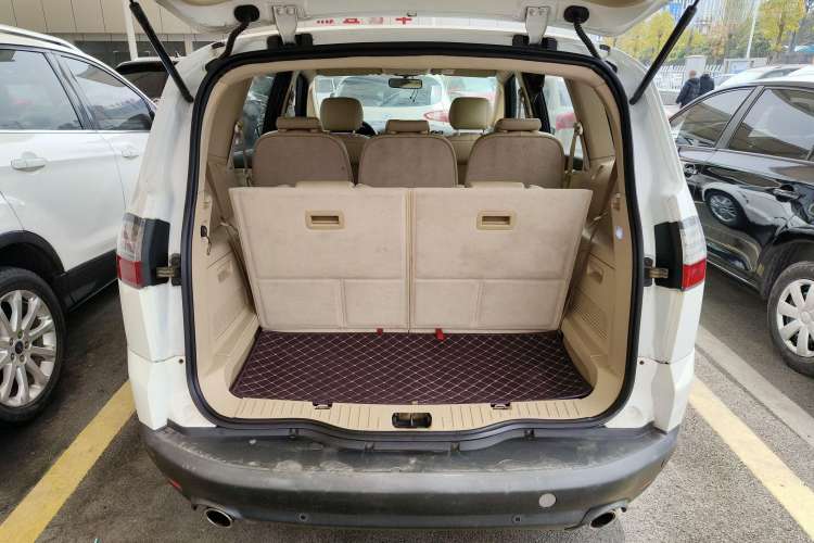 Used Ford S-MAX 2008 2.3L 7-Seater Luxury Version Trunk