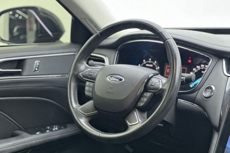 Used Ford Taurus 2019 EcoBoost 245 Comfort Edition Interior 2