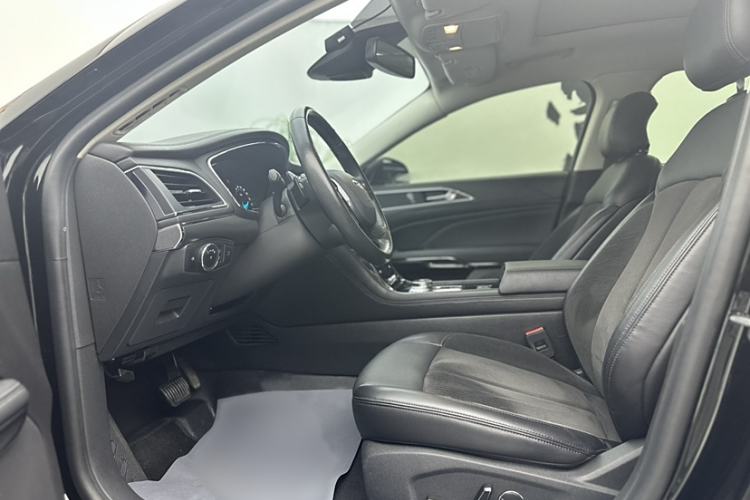Used Ford Taurus 2019 EcoBoost 245 Comfort Edition Interior 3
