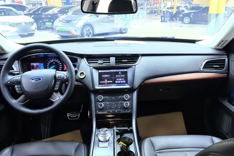Used Ford Taurus 2015 EcoBoost 245 Fashion Edition Interior 3