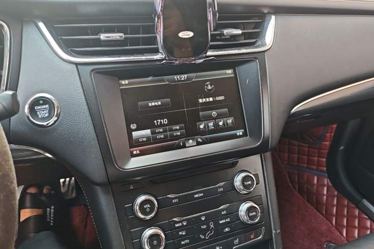 Used Ford Taurus 2015 EcoBoost 245 Fashion Edition Audio And AC Panel