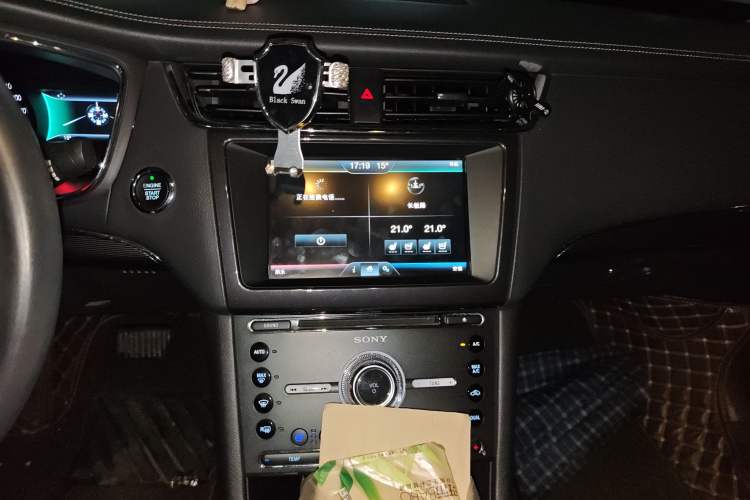 Used Ford Taurus 2015 EcoBoost 245 Luxury Model Audio And AC Panel