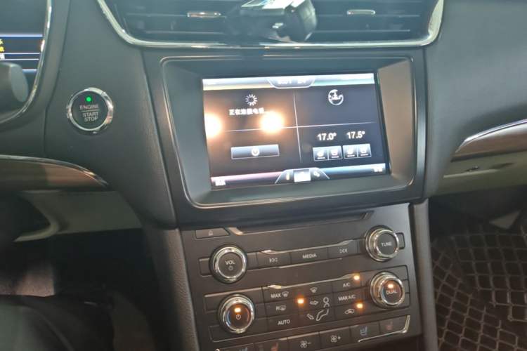 Used Ford Taurus 2015 EcoBoost 245 Fashion Edition Audio And AC Panel