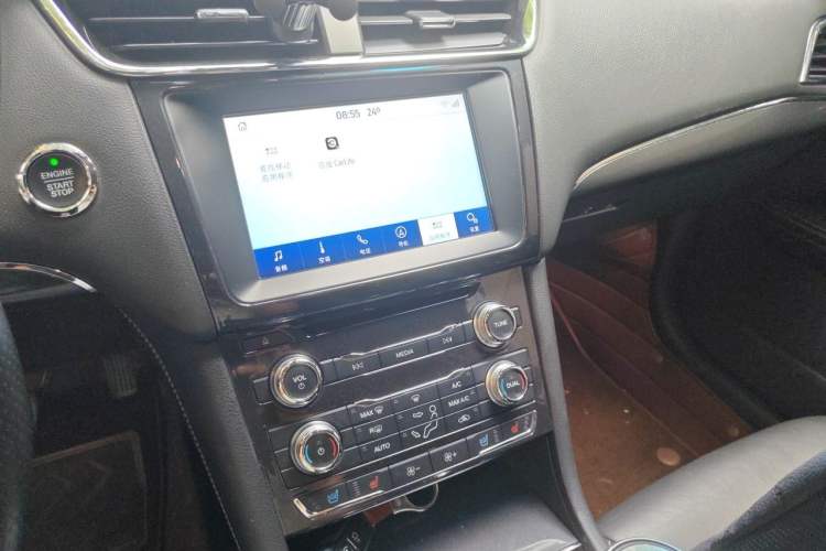 Used Ford Taurus 2015 EcoBoost 245 Fashion Edition Audio And AC Panel