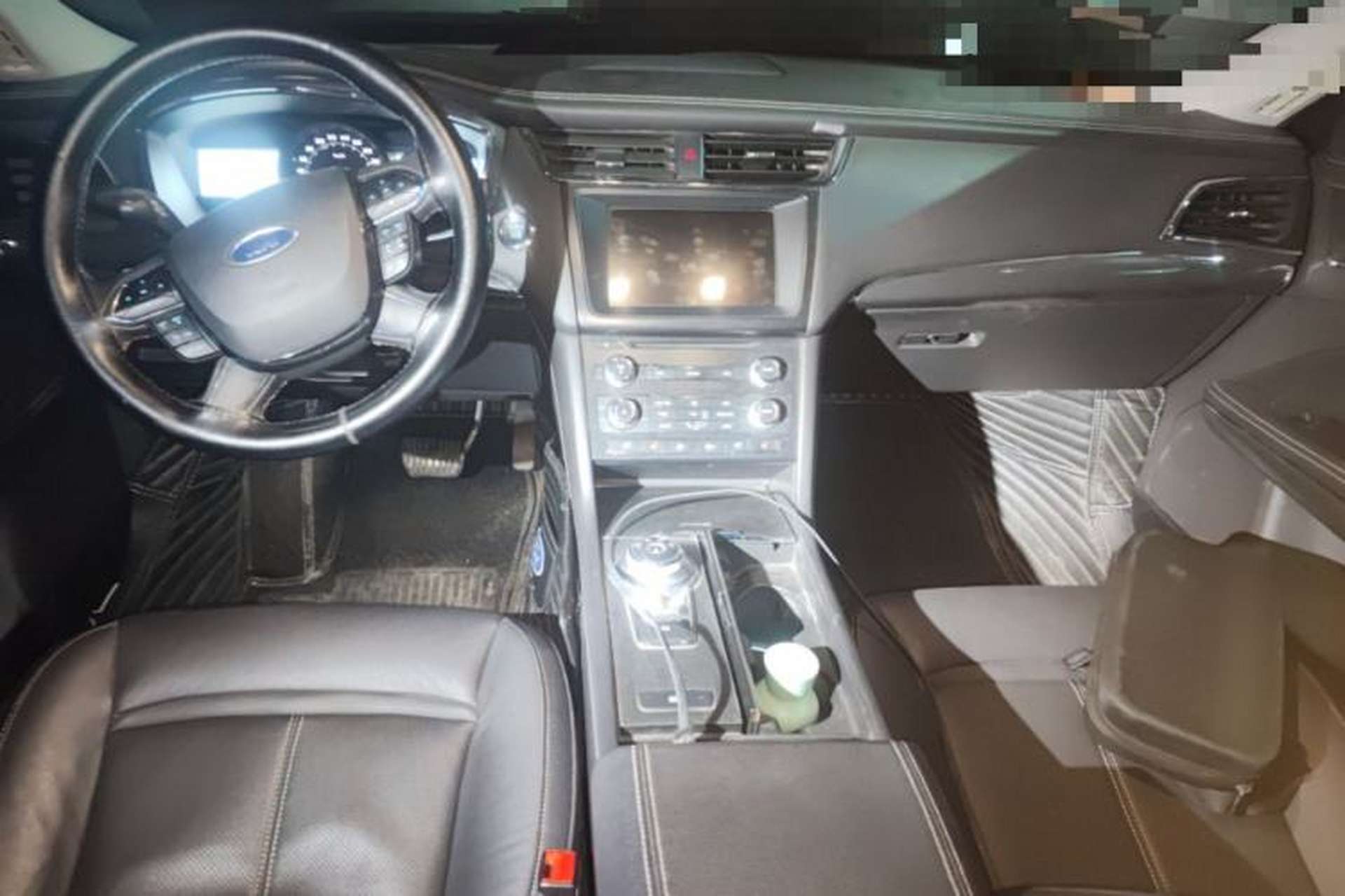 Used Ford Taurus 2015 EcoBoost 245 Fashion Edition Center Console