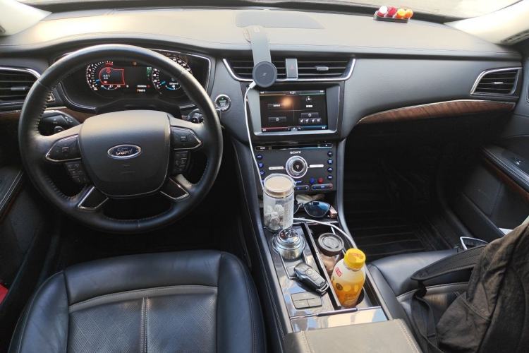 Used Ford Taurus 2015 EcoBoost 245 Ultimate Model Center Console