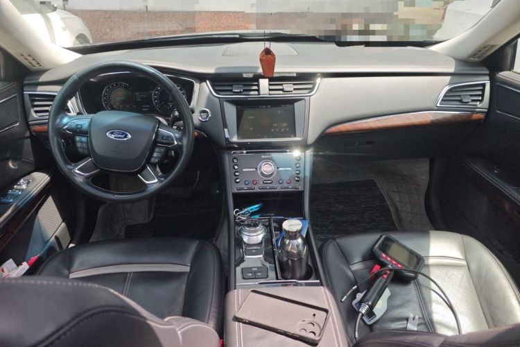 Used Ford Taurus 2015 EcoBoost 325 V6 Flagship Model Center Console