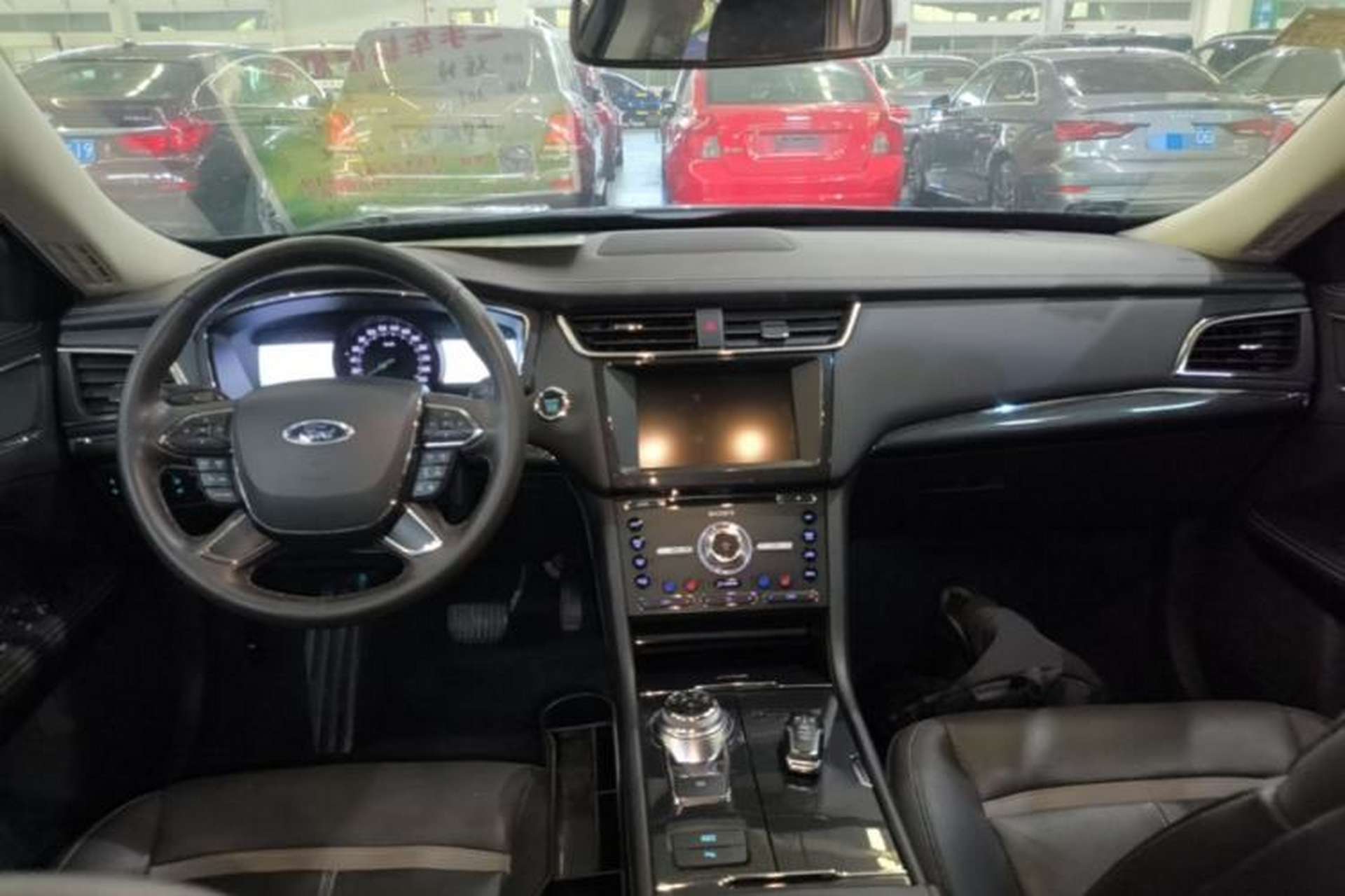 Used Ford Taurus 2015 EcoBoost 245 Luxury Model Center Console