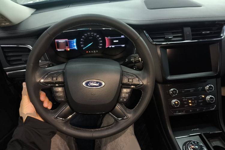 Used Ford Taurus 2015 EcoBoost 245 Fashion Edition Center Console