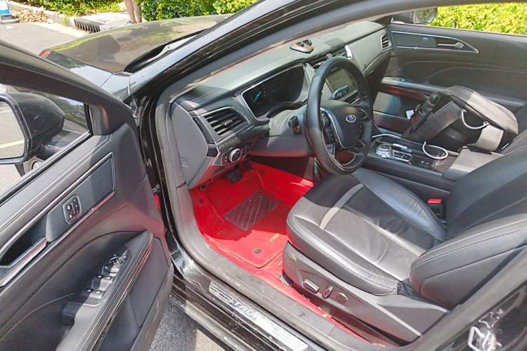 Used Ford Taurus 2015 EcoBoost 245 Luxury Model Driver Seat