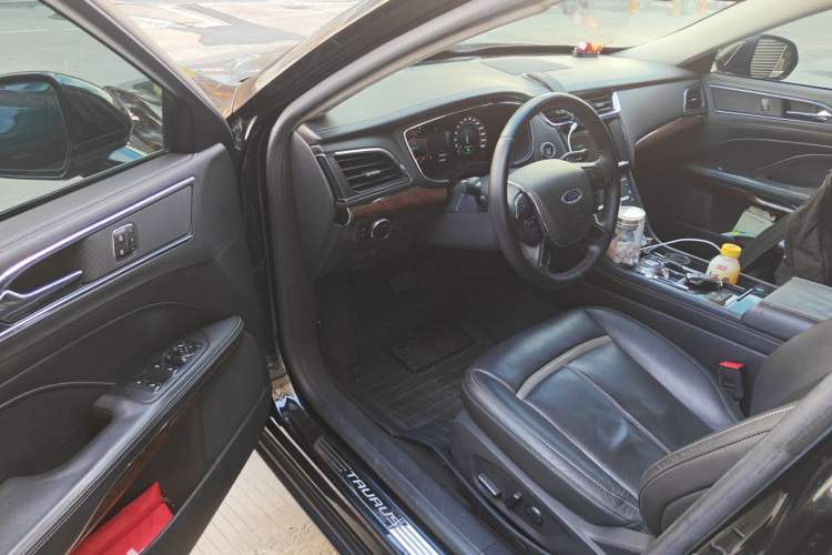 Used Ford Taurus 2015 EcoBoost 245 Ultimate Model Driver Seat