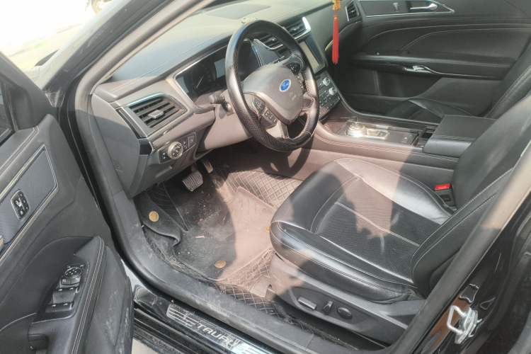 Used Ford Taurus 2015 EcoBoost 245 Fashion Edition Driver Seat