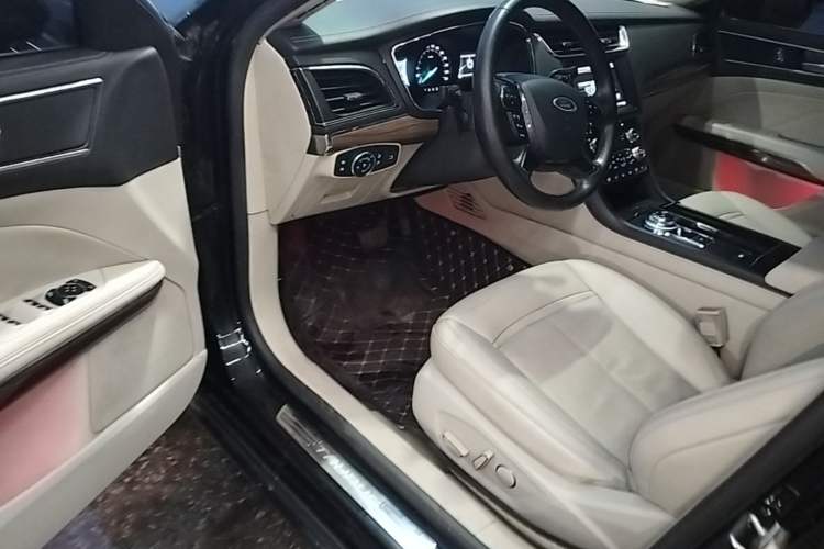 Used Ford Taurus 2015 EcoBoost 245 Fashion Edition Driver Seat