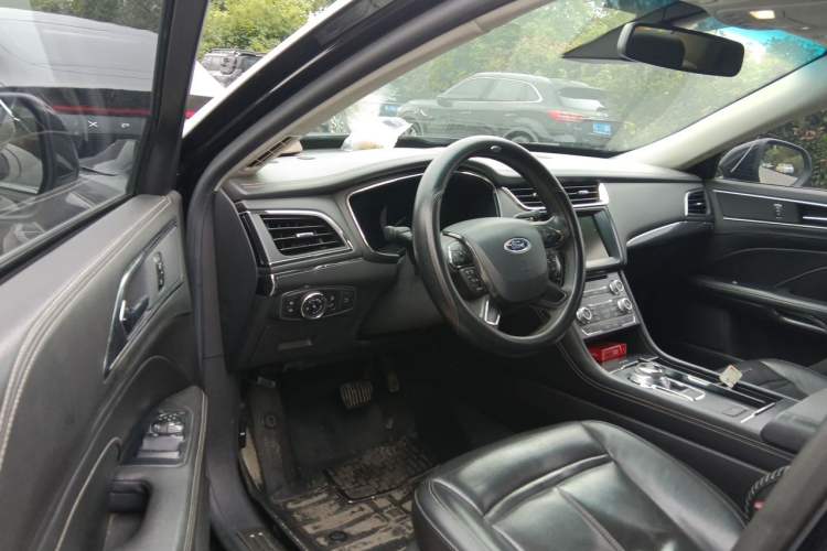 Used Ford Taurus 2015 EcoBoost 245 Fashion Edition Driver Seat