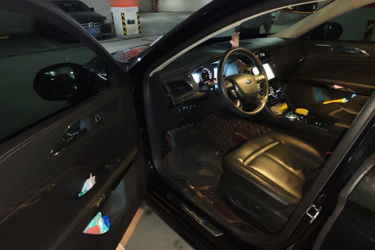 Used Ford Taurus 2015 EcoBoost 245 Luxury Model Driver Seat