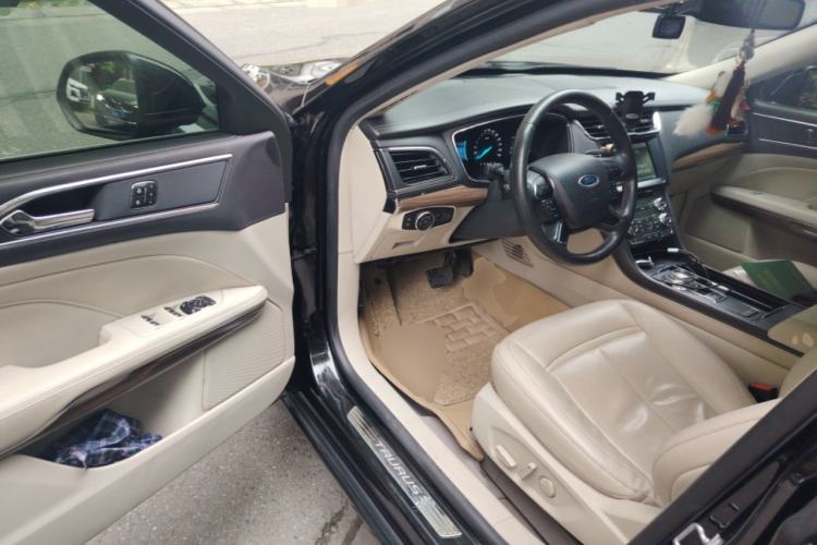 Used Ford Taurus 2015 EcoBoost 245 Fashion Edition Driver Seat