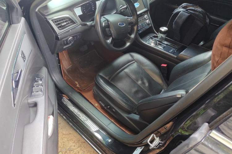 Used Ford Taurus 2015 EcoBoost 245 Fashion Edition Driver Seat