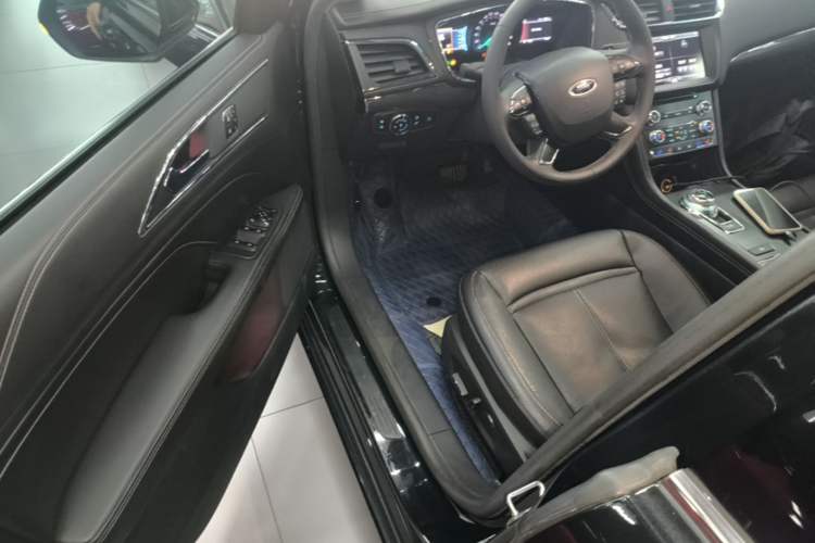 Used Ford Taurus 2015 EcoBoost 245 Fashion Edition Driver Seat