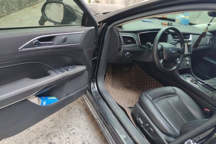 Used Ford Taurus 2015 EcoBoost 245 Fashion Edition Driver Seat
