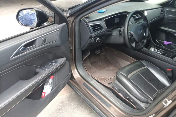 Used Ford Taurus 2015 EcoBoost 245 Luxury Model Driver Seat