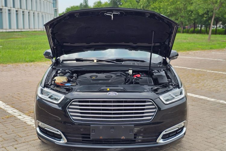 Used Ford Taurus 2015 EcoBoost 245 Luxury Model Engine Bay