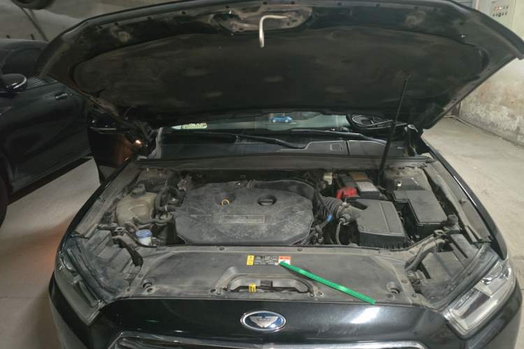 Used Ford Taurus 2015 EcoBoost 245 Luxury Model Engine Bay