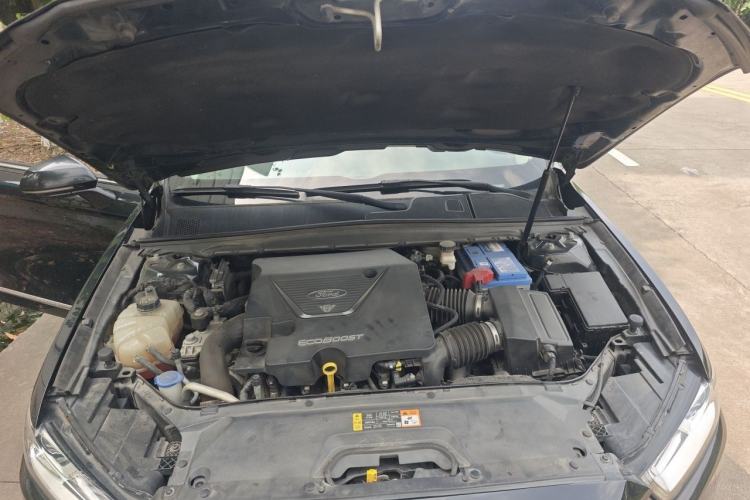 Used Ford Taurus 2015 EcoBoost 325 V6 Flagship Model Engine Bay