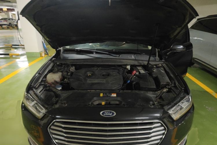 Used Ford Taurus 2015 EcoBoost 245 Ultimate Model Engine Bay