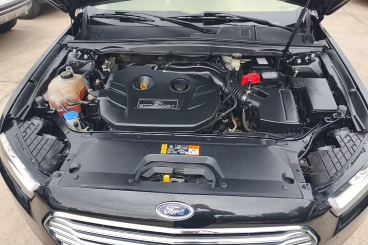 Used Ford Taurus 2015 EcoBoost 245 Fashion Edition Engine Bay