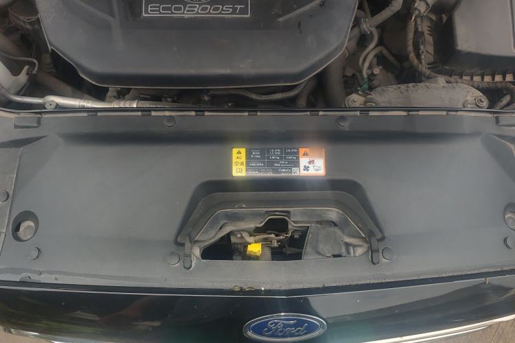 Used Ford Taurus 2015 EcoBoost 245 Luxury Model Engine Bay