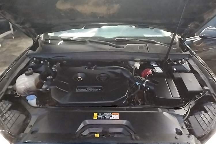 Used Ford Taurus 2015 EcoBoost 245 Fashion Edition Engine Bay