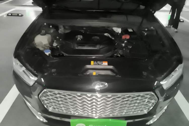 Used Ford Taurus 2015 EcoBoost 245 Luxury Model Engine Bay