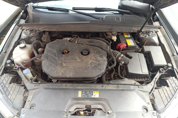 Used Ford Taurus 2015 EcoBoost 245 Fashion Edition Engine Bay