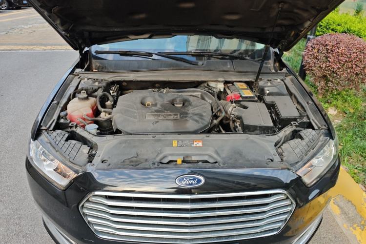 Used Ford Taurus 2015 EcoBoost 245 Fashion Edition Engine Bay
