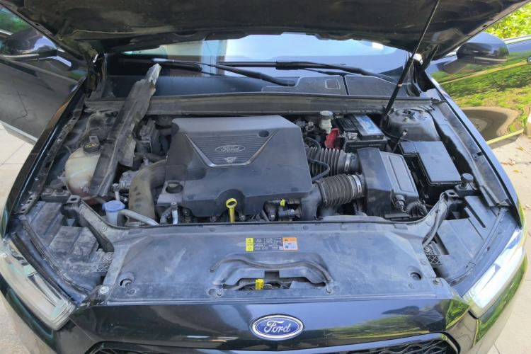 Used Ford Taurus 2015 EcoBoost 325 V6 Flagship Model Engine Bay