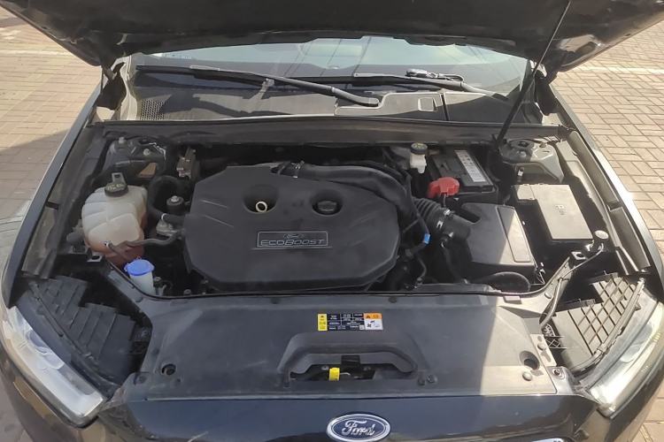 Used Ford Taurus 2015 EcoBoost 245 Fashion Edition Engine Bay
