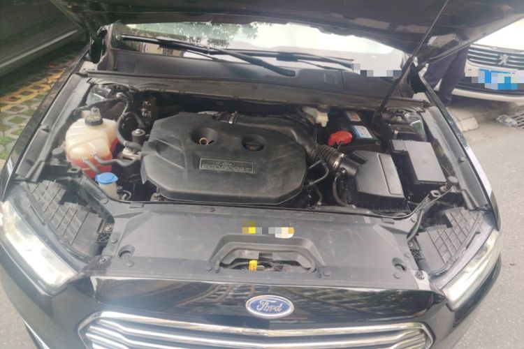 Used Ford Taurus 2015 EcoBoost 245 Fashion Edition Engine Bay