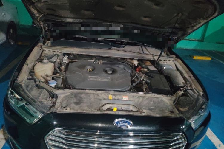 Used Ford Taurus 2015 EcoBoost 245 Luxury Model Engine Bay