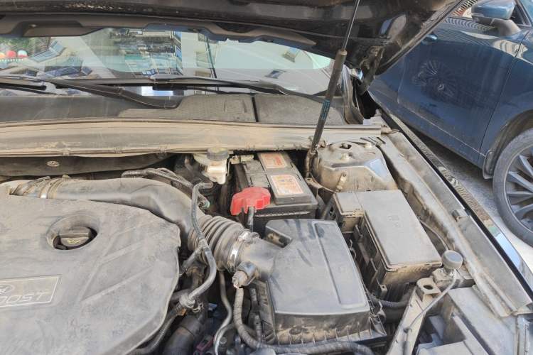 Used Ford Taurus 2015 EcoBoost 245 Ultimate Model Engine Bay Left