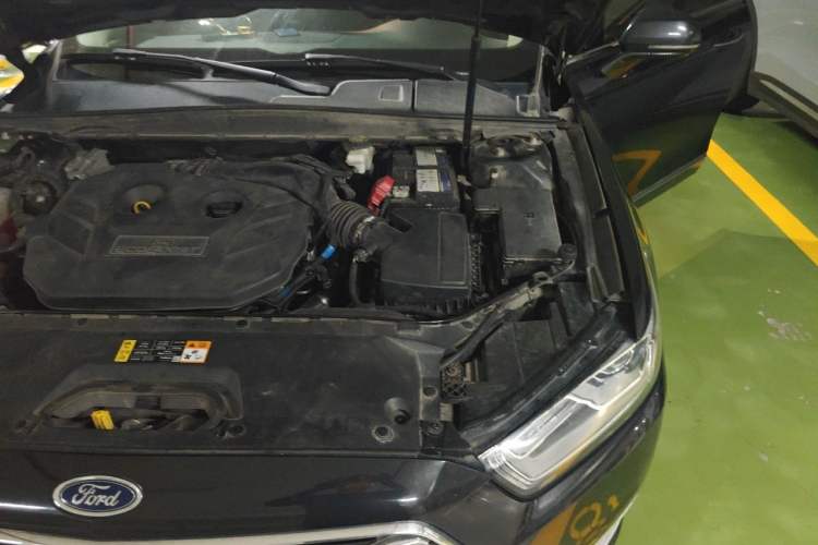 Used Ford Taurus 2015 EcoBoost 245 Ultimate Model Engine Bay Left