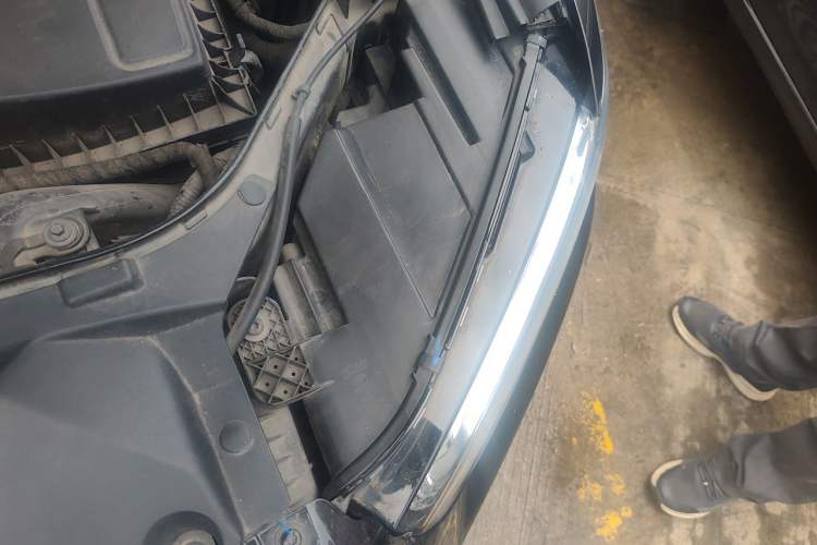 Used Ford Taurus 2015 EcoBoost 245 Luxury Model Engine Bay Left
