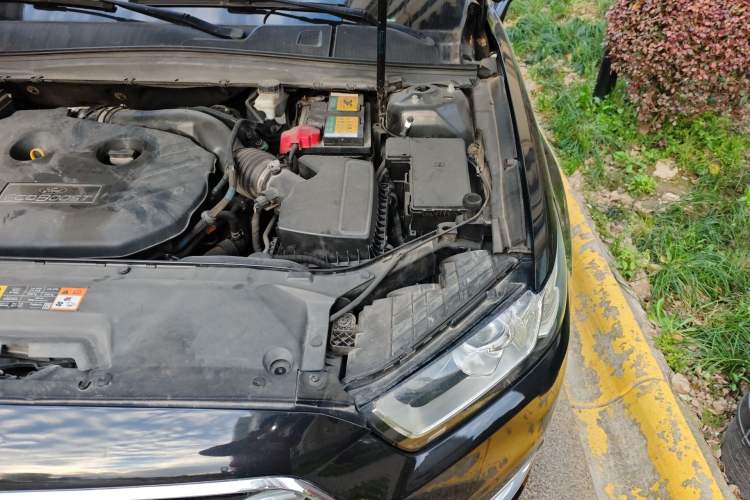 Used Ford Taurus 2015 EcoBoost 245 Fashion Edition Engine Bay Left