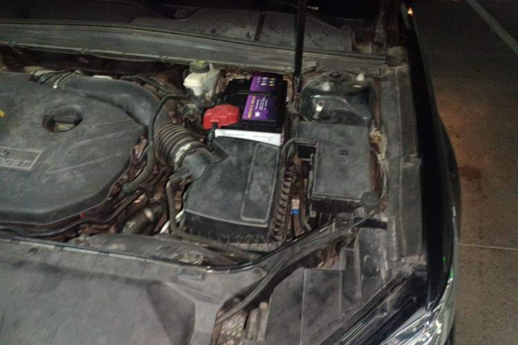 Used Ford Taurus 2015 EcoBoost 245 Luxury Model Engine Bay Left