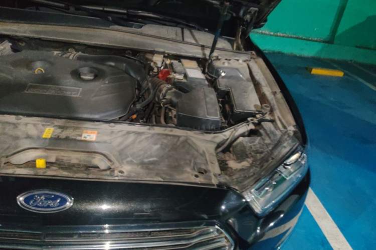 Used Ford Taurus 2015 EcoBoost 245 Luxury Model Engine Bay Left