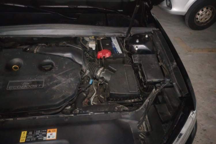 Used Ford Taurus 2015 EcoBoost 245 Luxury Model Engine Bay Left