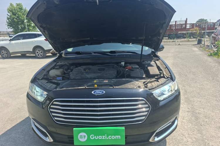 Used Ford Taurus 2015 EcoBoost 245 Fashion Edition Engine Bay