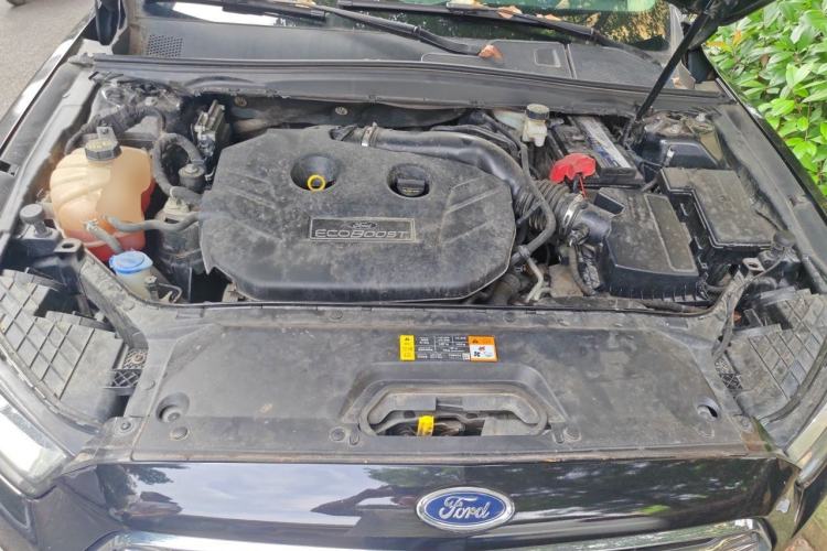 Used Ford Taurus 2015 EcoBoost 245 Fashion Edition Engine Bay