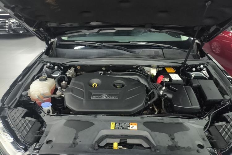 Used Ford Taurus 2015 EcoBoost 245 Fashion Edition Engine Bay